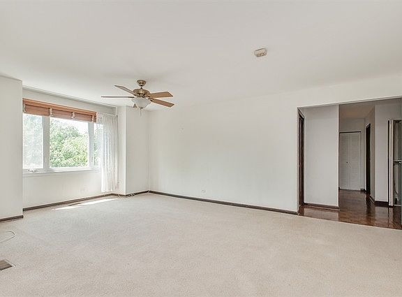 3rd image of 1900 Wilmette Ave