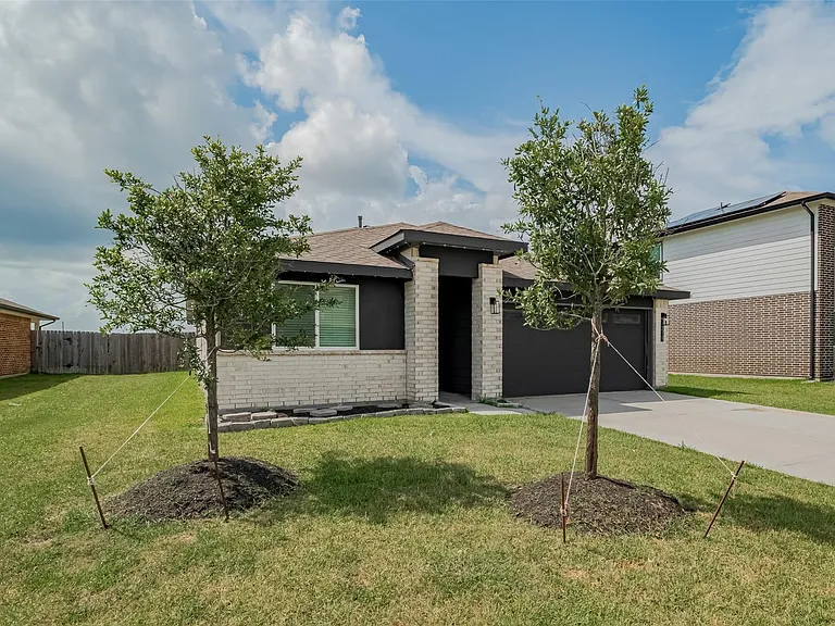14519 Sweet Water Dr — Photo 2