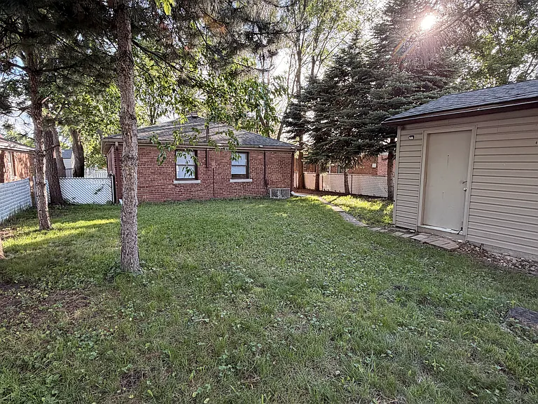 3757 Henry Ave — Photo 17