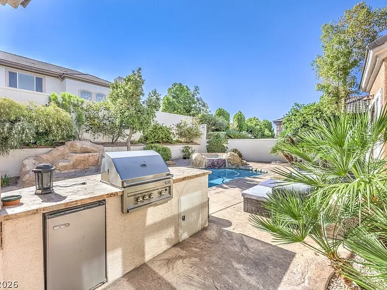 305 Onyx Crest St — Photo 32