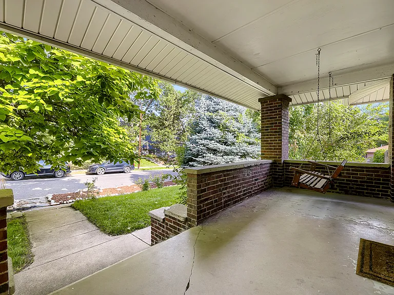 2727 Perry St — Photo 4