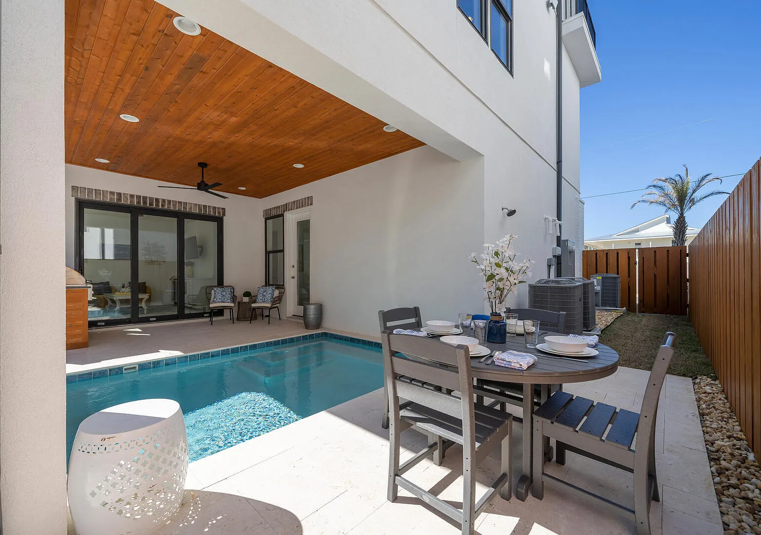 6 bed, 3000 sqft, $8,500 — Photo 4