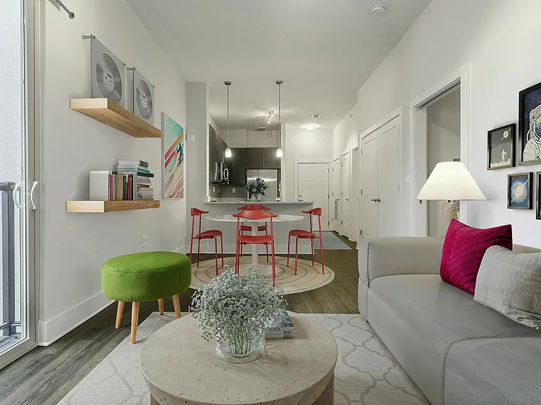 Inviting 1 Bedroom Apartment at The Melrose Apartments in Berry Hill