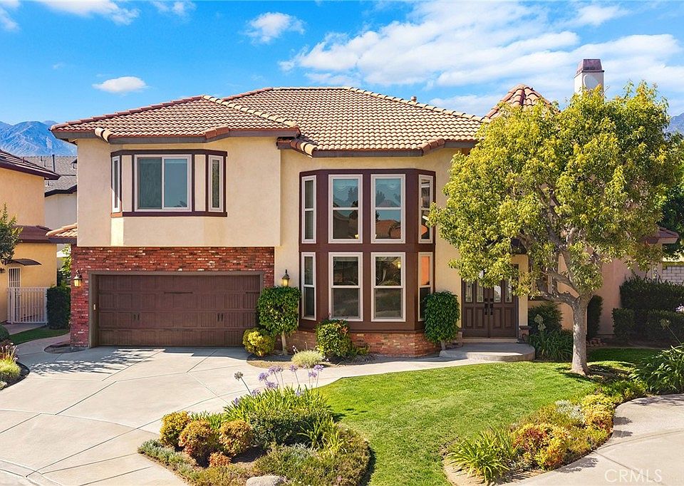1st image of 826 Country Oaks Ln