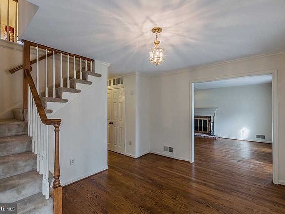 3rd image of 9721 Ceralene Dr