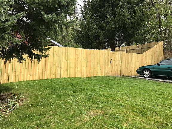 5th image of 400 Garden City Dr