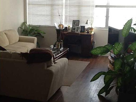 5th image of 1301 Miami Gardens Dr #424W