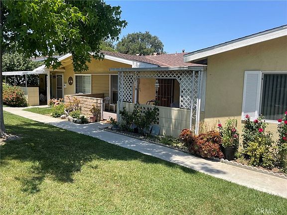 4th image of 19223 Avenue Of The Oaks Unit B