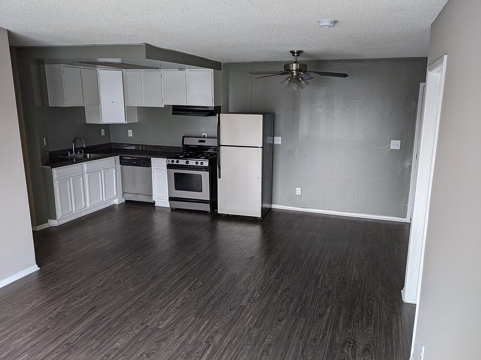 2nd image of 134 N Mariposa Ave #307