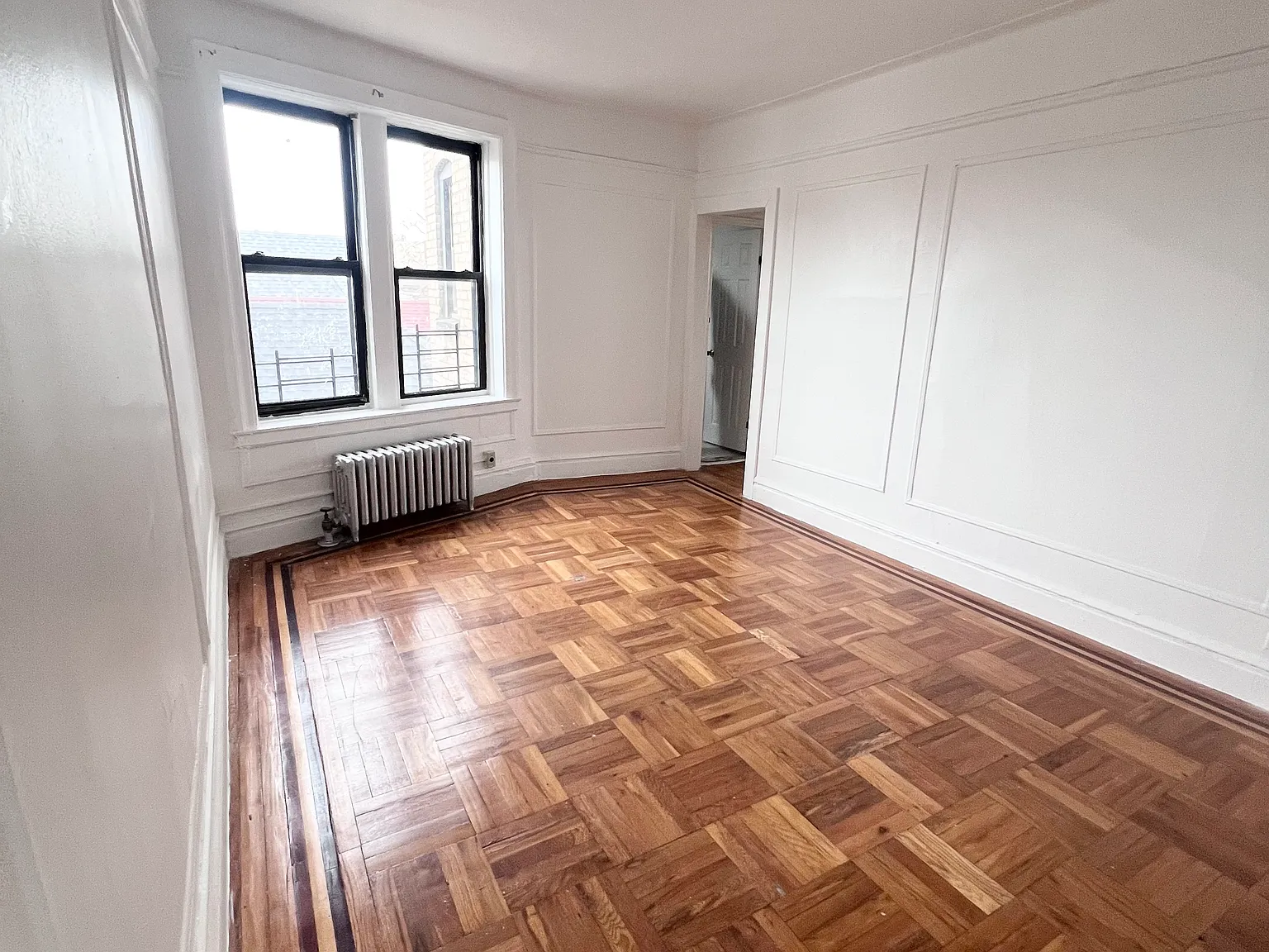 1721 Hobart Ave — Photo 2