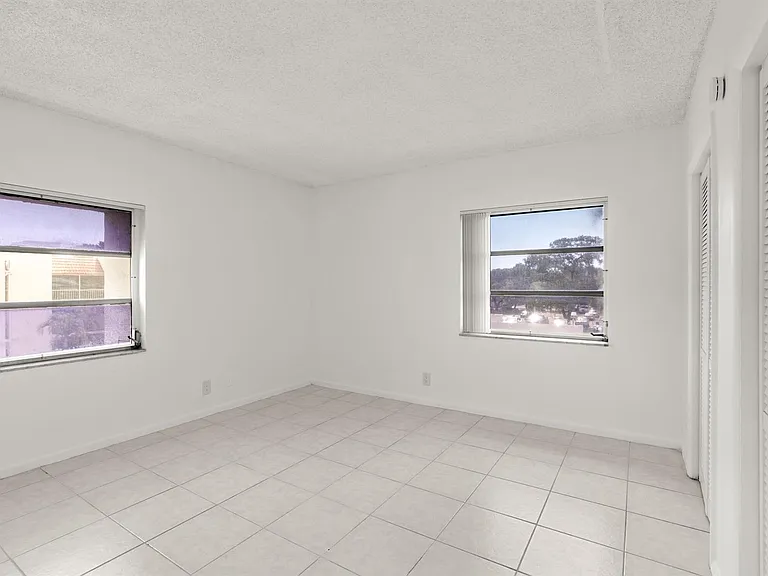 626 NW 13th St #310 — Photo 11
