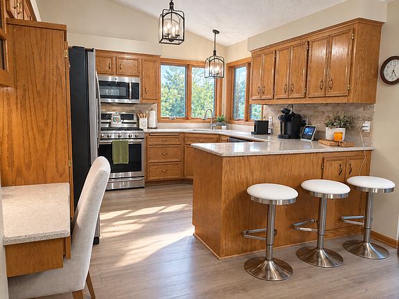 3rd image of 1405 Horseshoe Cir
