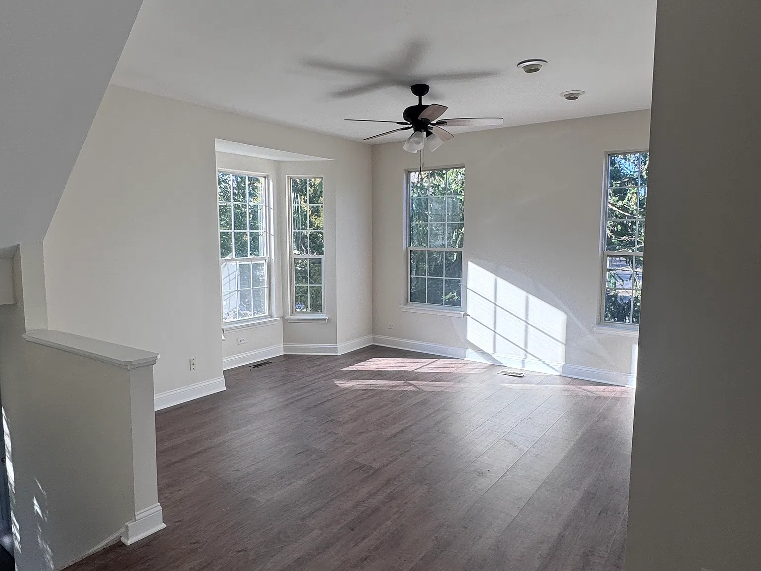 3 bed, 2.5 bath, 1480 sqft, $2,300 — Photo 2