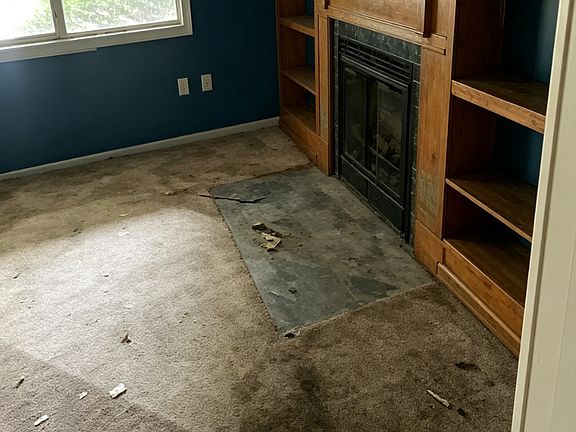 3rd image of 411 Stiles Rd