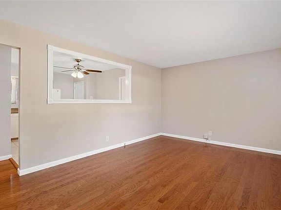 2nd image of 670 Lilac Dr