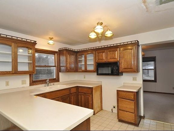5th image of 10025 W Edgerton Ave