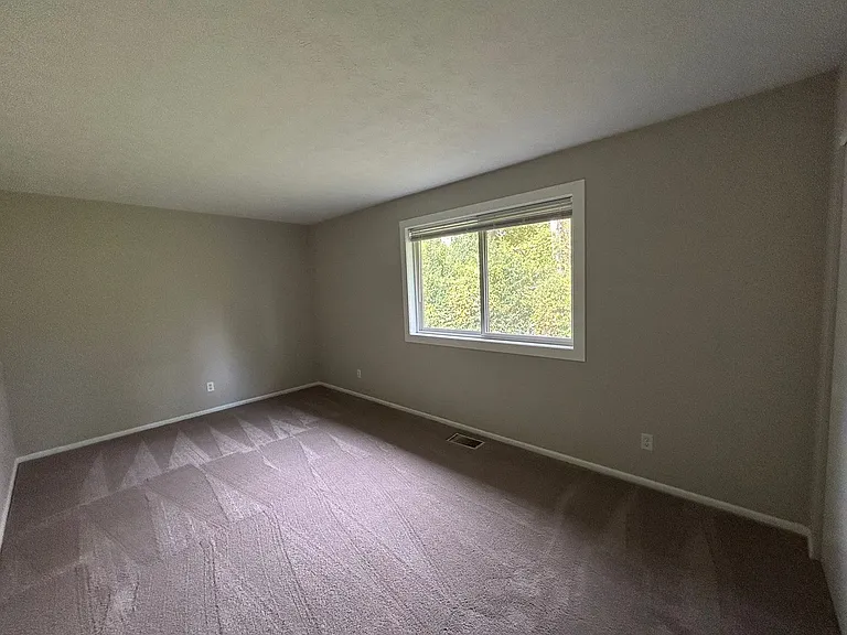 Fairview Court Apartments — Photo 61