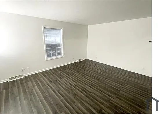 2916 Stuart St — Photo 5