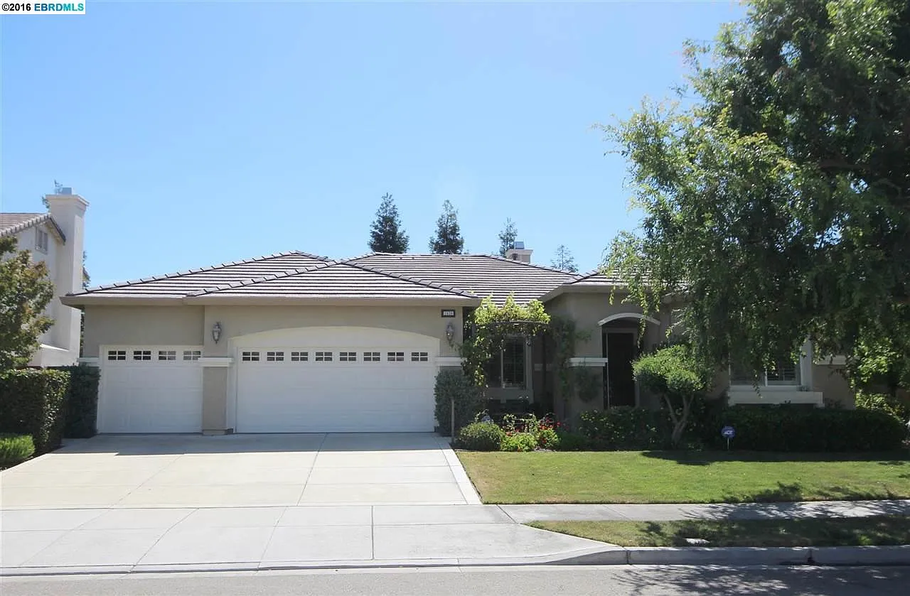1828 Tanglewood Ln photo 1