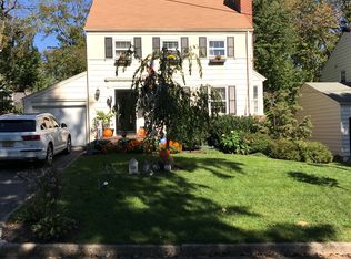 12 Carleton Ct, Maplewood, NJ 07040