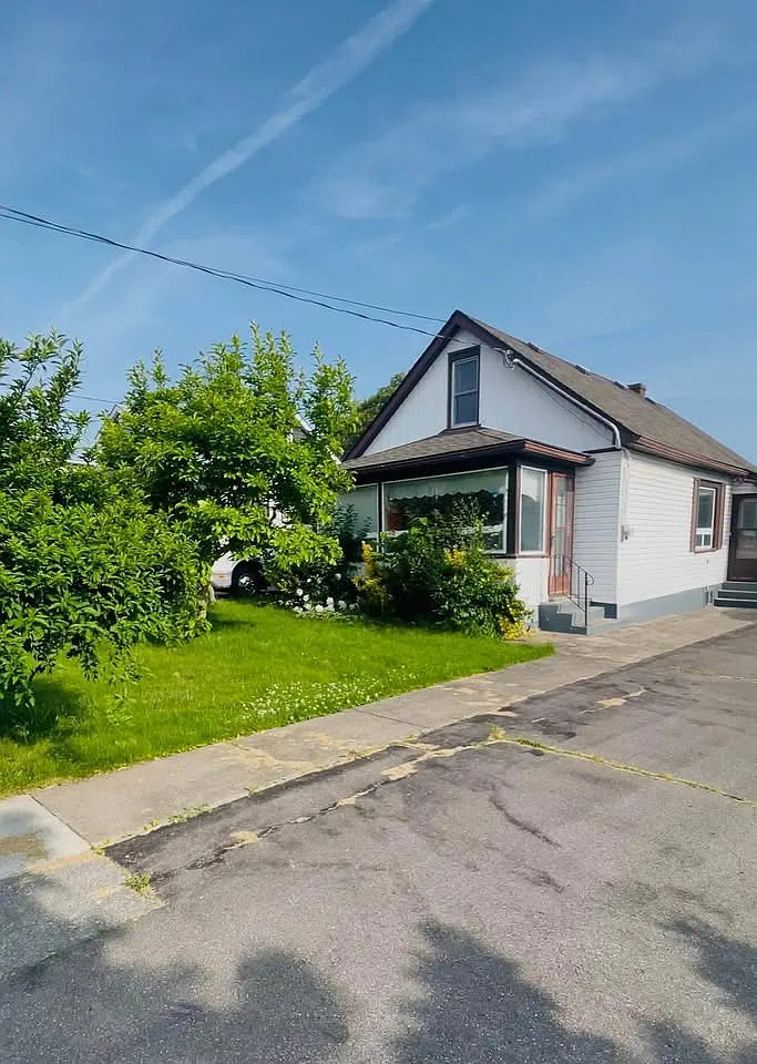 Building Photo - 111 Borden Ave