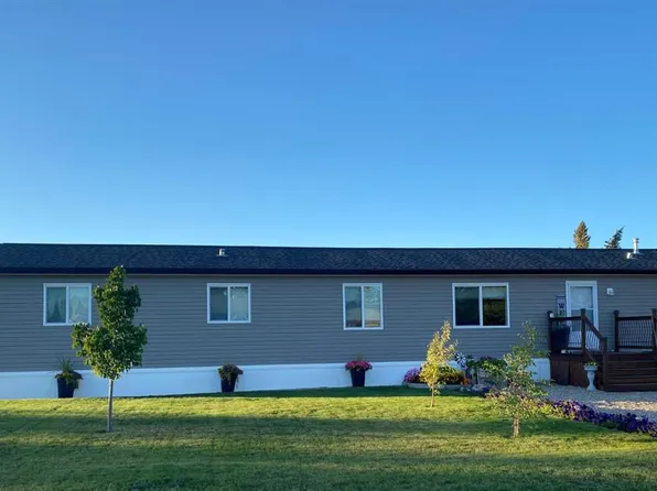 240 NE Main St, Meota, SK S0M 1X0