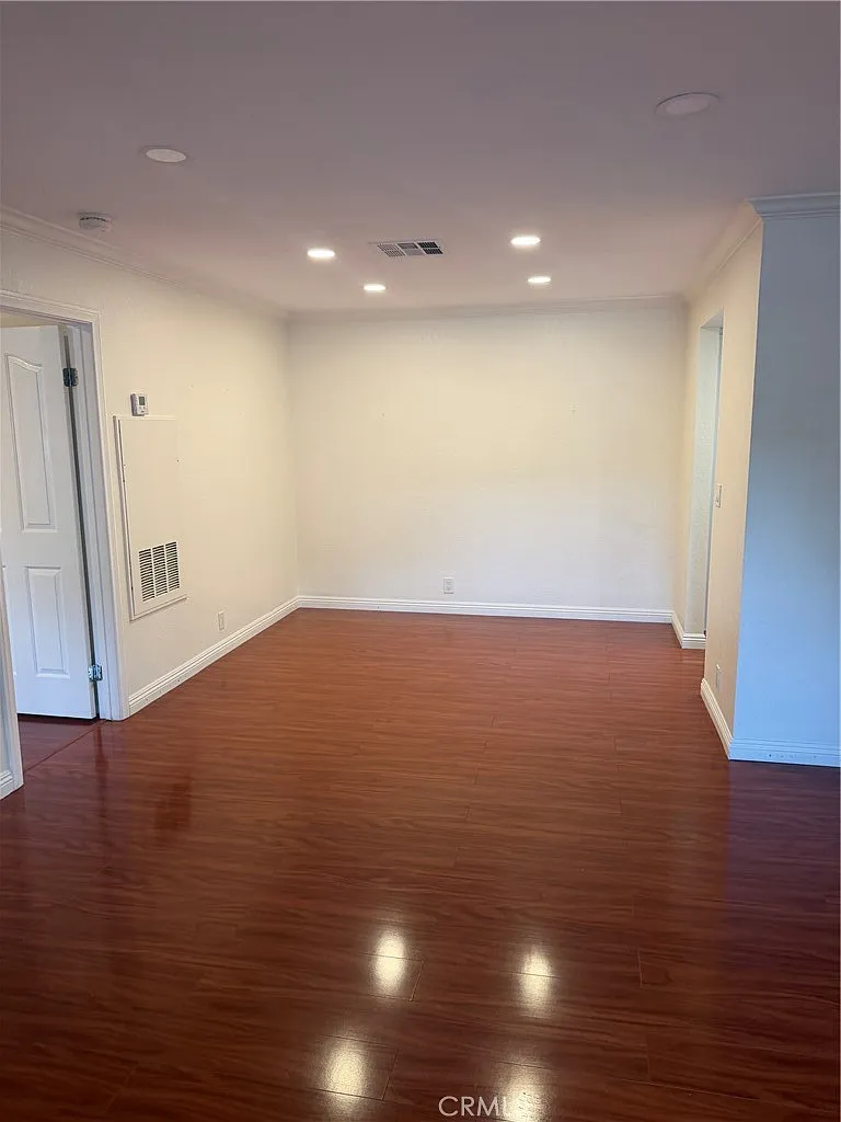 2 bed, 1089 sqft, $3,150 — Photo 2
