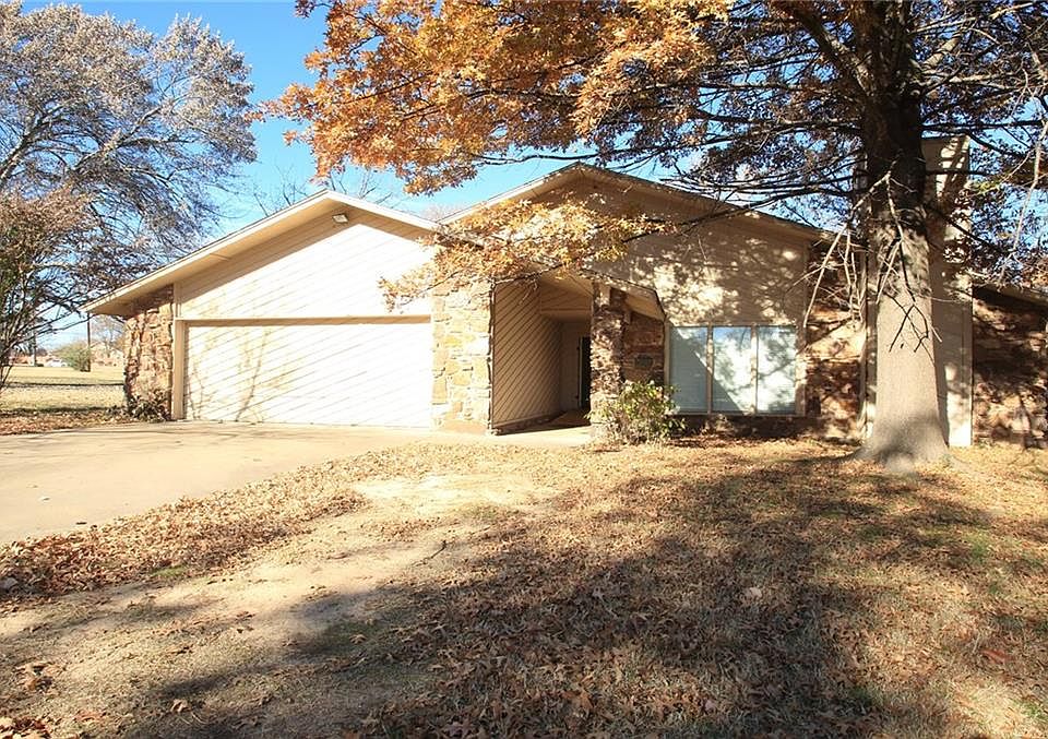 1st image of 3005 W Richwood Cir