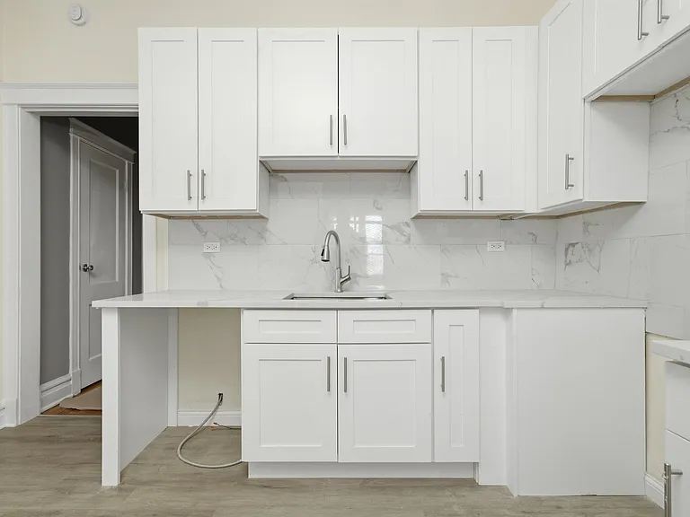 7442 S Langley Ave #2 — Photo 5