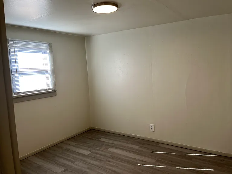 Updated 2 Bed 1 Bath Nob Hill Apartment Just 2 Blocks to UNM — Photo 20