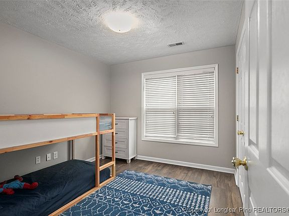 5th image of 128 Winterfield Dr