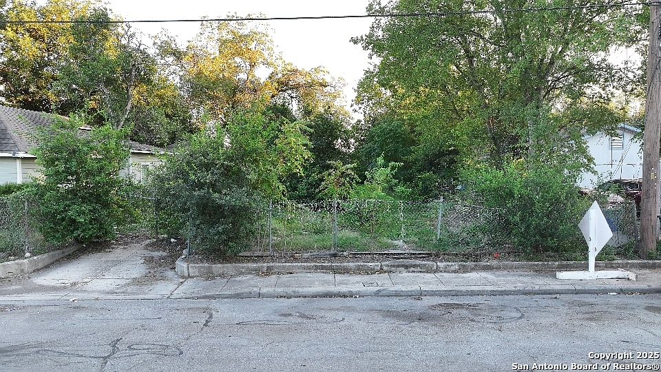 1st image of 1318 Essex LOT 28