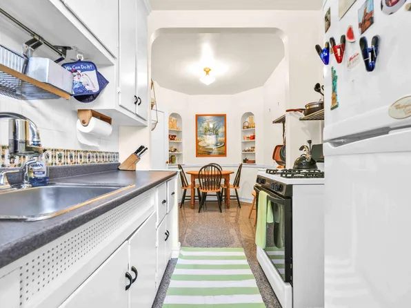 84-51 Beverly Road image 14 of 20