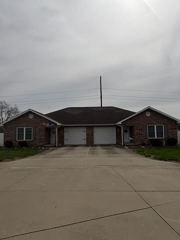 1st image of 130 Daleview Dr #B
