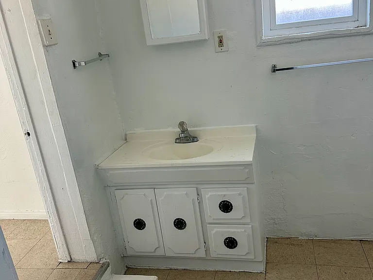 24730 E Court St — Photo 13