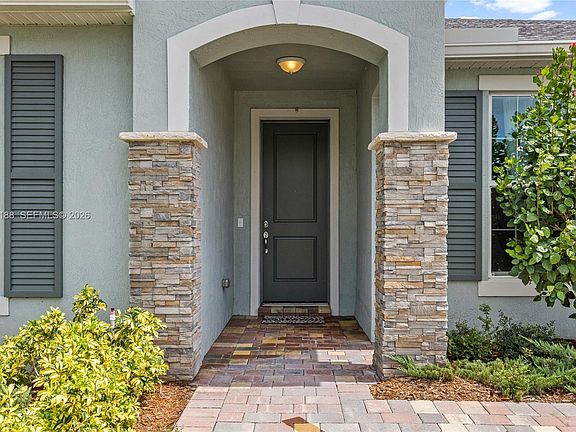 4th image of 10407 SW Captiva Dr