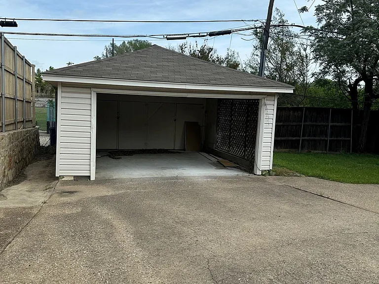 6365 Malcolm Dr — Photo 13
