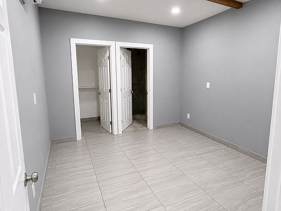 5th image of 16209 Schoenborn St