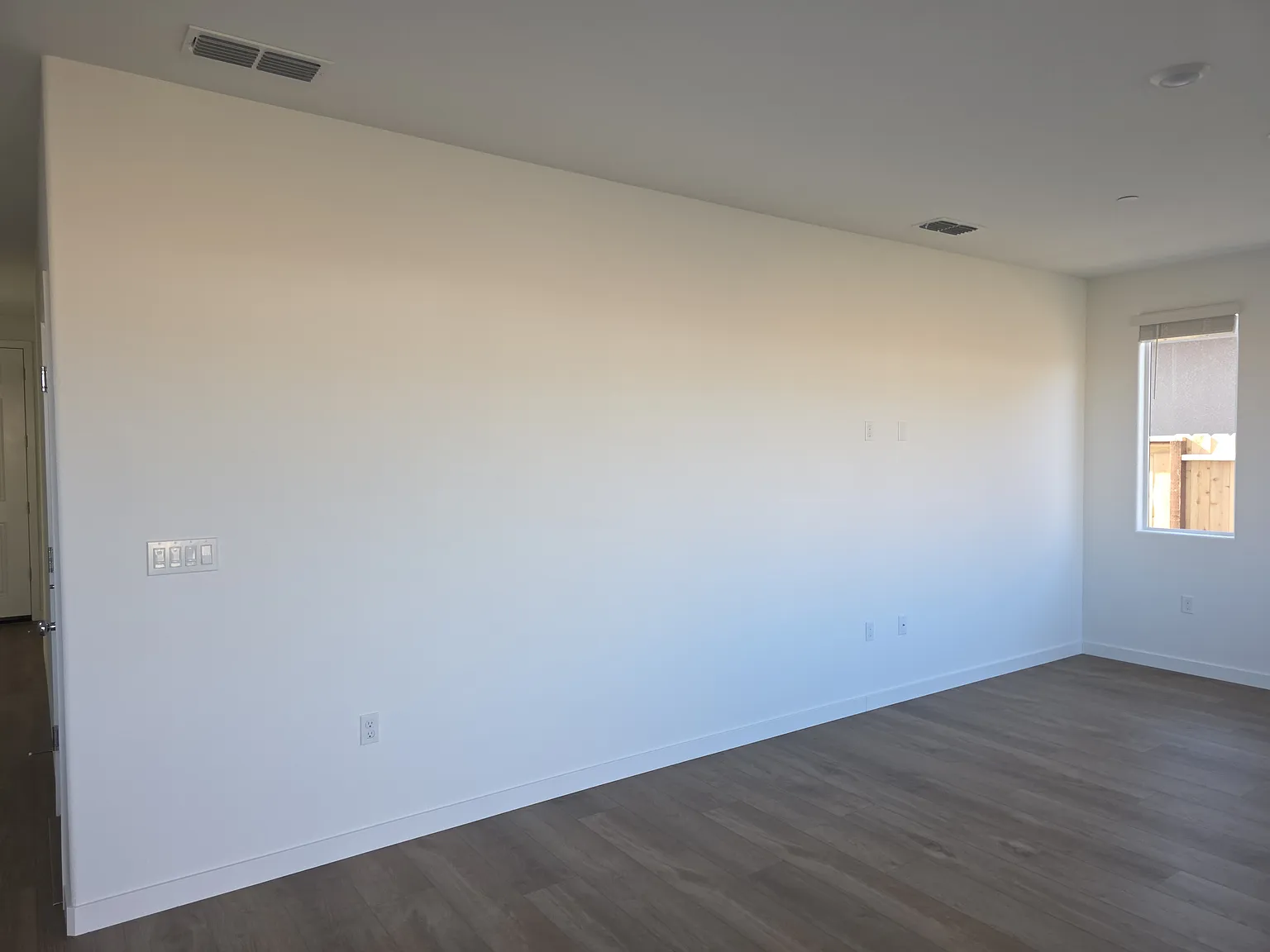 8408 Sinesky Way — Photo 4