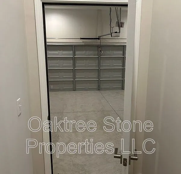1967 Hollywood Rd NW — Photo 2