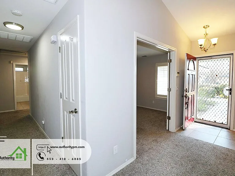 2378 Castlewood Dr — Photo 14