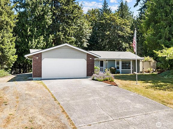2nd image of 118 N 38th Place