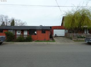 261 D St, Coos Bay, OR 97420