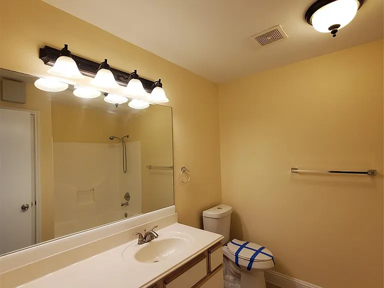 1413 Bridle Path — Photo 13