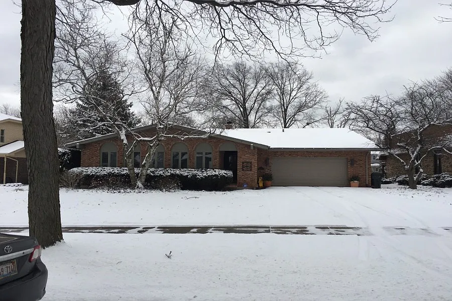 1403 Heather Hill Cres photo 1