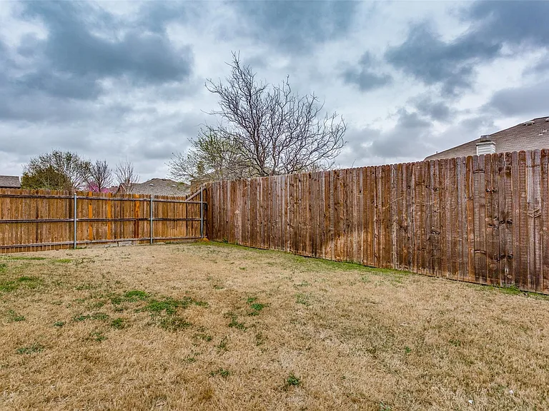 4701 Green River Dr — Photo 25