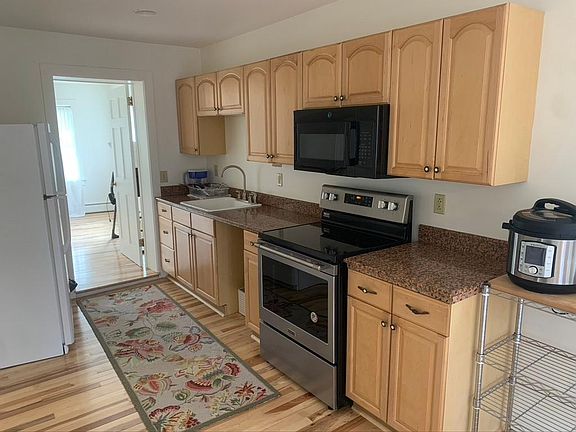 3rd image of 40-42 S Front St #4