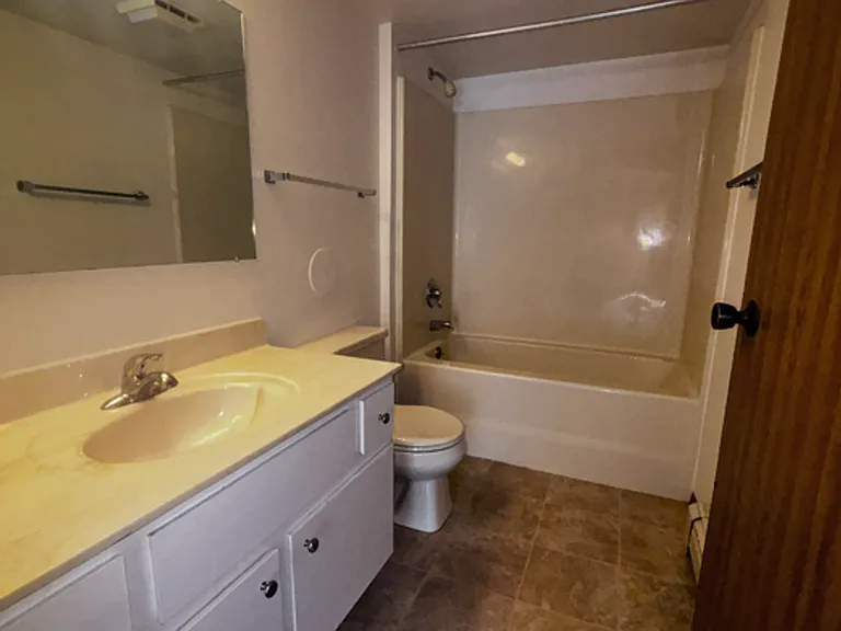 1601 Freedom Rd — Photo 12