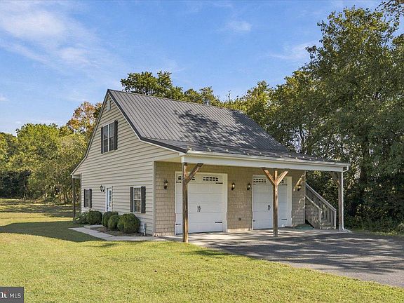 5th image of 275 Bloomfield Dr