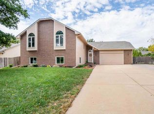 113 N Parkridge St, Wichita, KS 67212